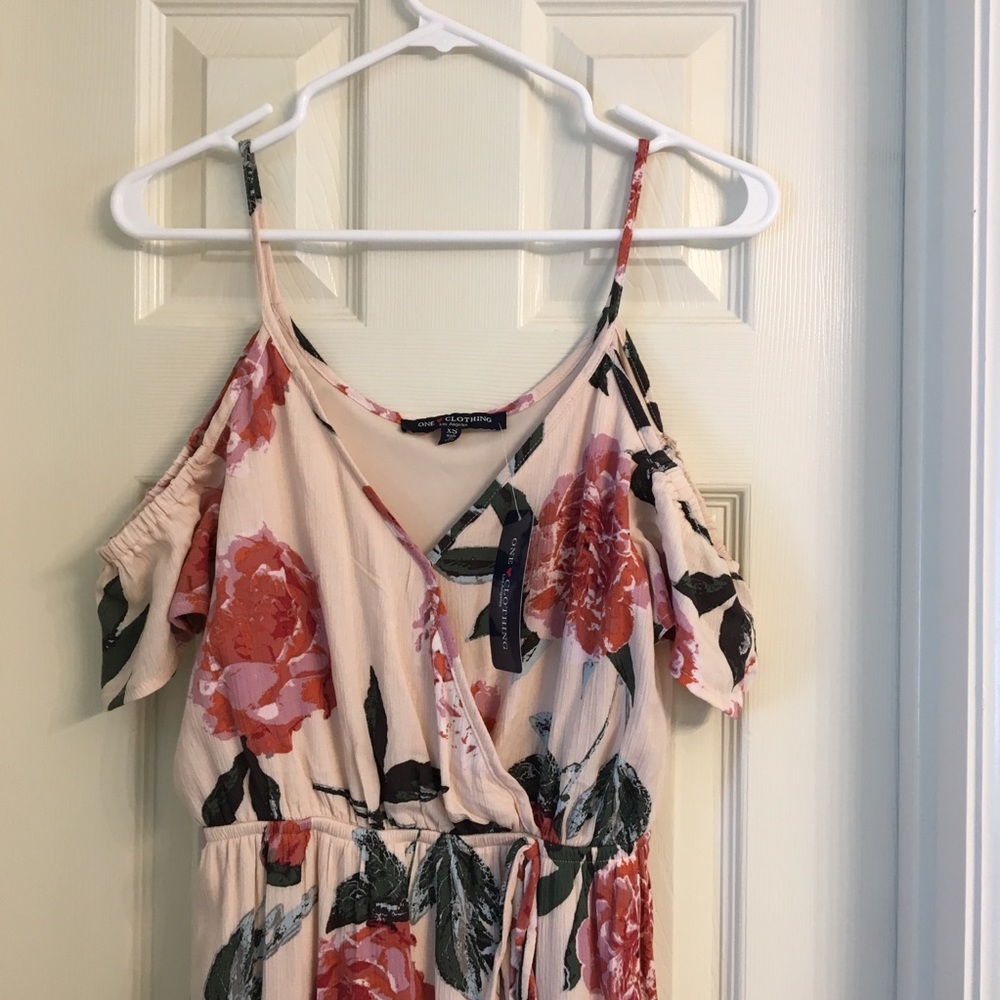 ONE CLOTHING Pink floral cold shoulder maxi dress - Picture 3 of 5